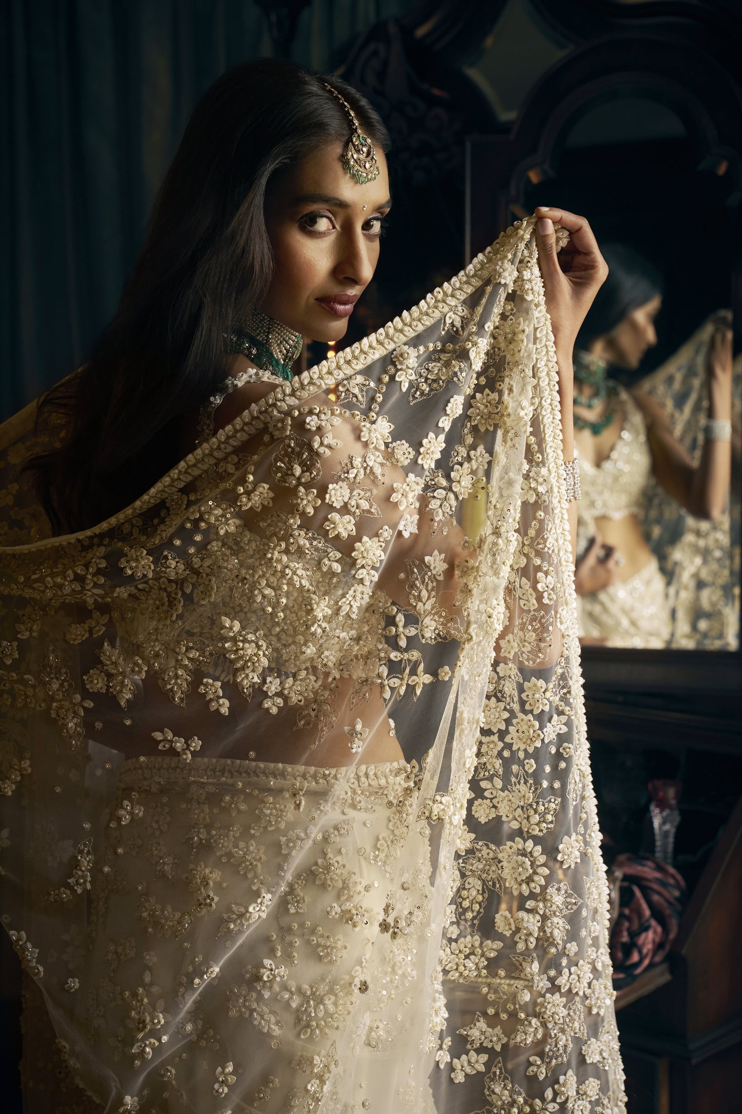 Ivory Three-dimensional saree